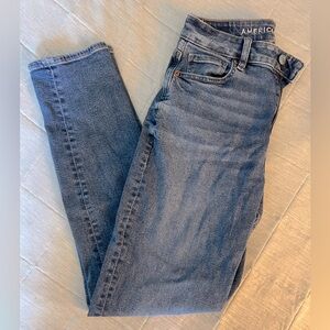 AE STRETCH MOM JEAN